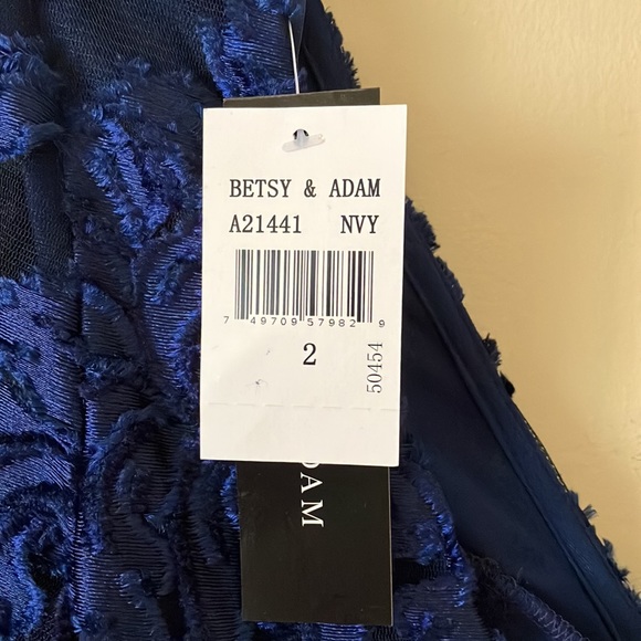 Betsy Adam velvet evening gown - Picture 5 of 6